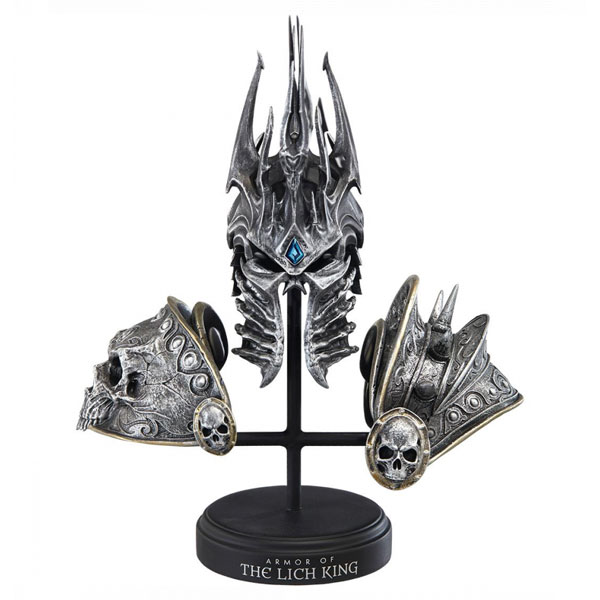 Replika helmy a narameníků Lich King (World of Warcraft)