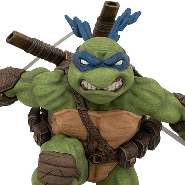 Soška Teenage Mutant Ninja Turtle: Leonardo 23 cm